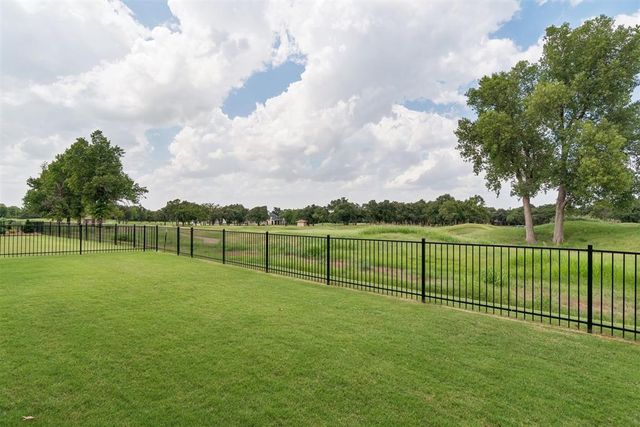 2025 Colonial Way, Edmond, OK 73025