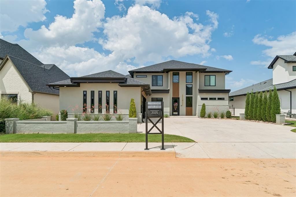 2025 Colonial Way, Edmond, OK 73025