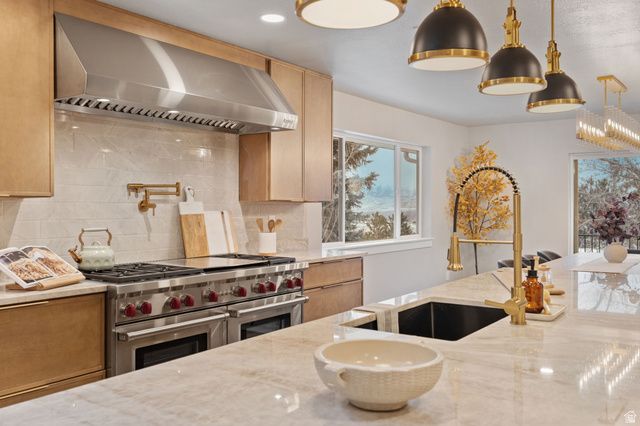 11446 S MOUNTAIN RIDGE CIR, Sandy, UT 84092