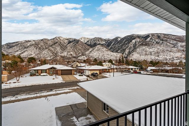 11446 S MOUNTAIN RIDGE CIR, Sandy, UT 84092