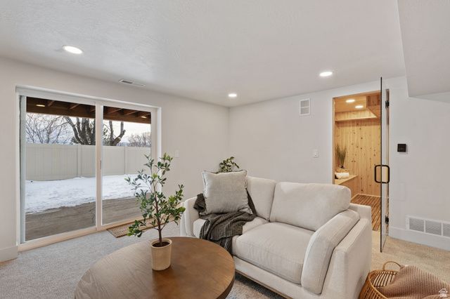 11446 S MOUNTAIN RIDGE CIR, Sandy, UT 84092