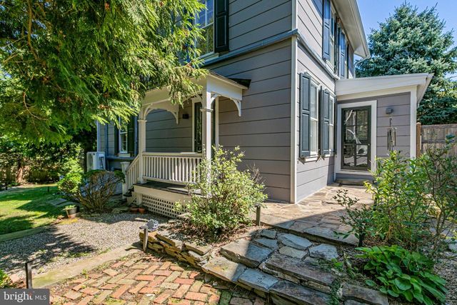9 MAPLE ST, Hopewell, NJ 08525