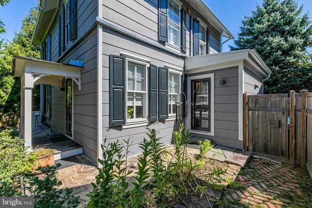 9 MAPLE ST, Hopewell, NJ 08525