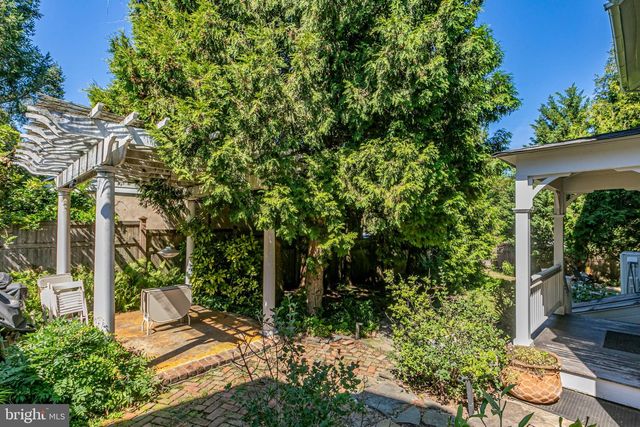 9 MAPLE ST, Hopewell, NJ 08525