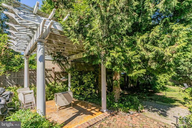 9 MAPLE ST, Hopewell, NJ 08525