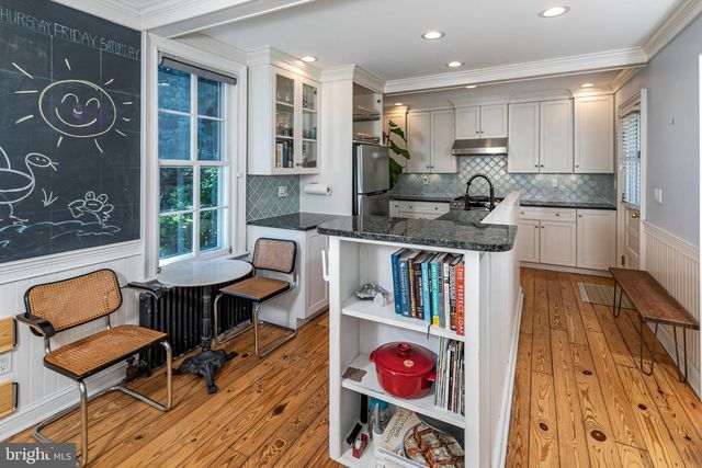 9 MAPLE ST, Hopewell, NJ 08525