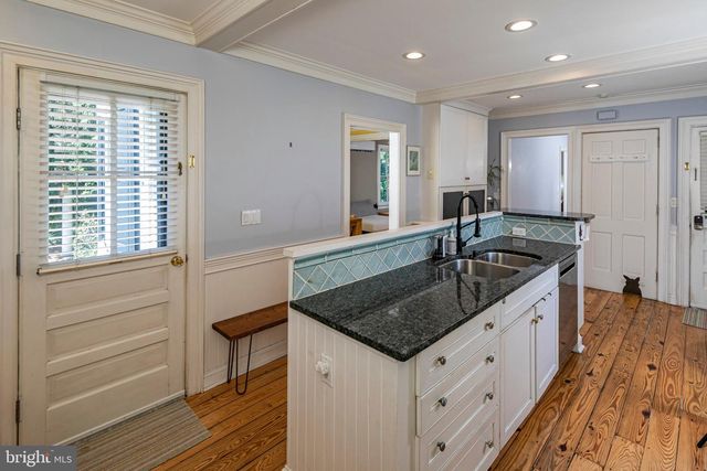 9 MAPLE ST, Hopewell, NJ 08525