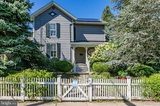 9 MAPLE ST, Hopewell, NJ 08525