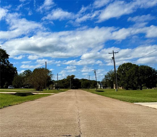 1026 Longhorn Trail, Angleton, TX 77515