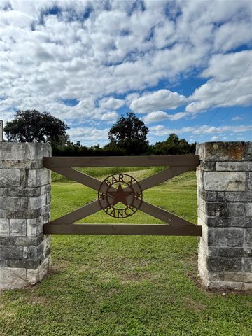 1026 Longhorn Trail, Angleton, TX 77515