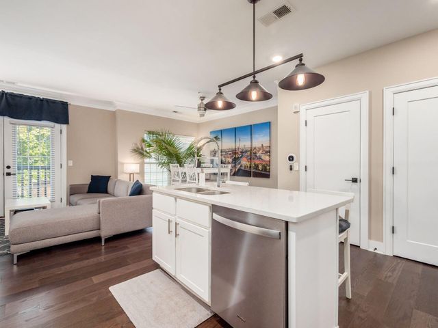 1670 E Broad Street, 309, Columbus, OH 43203