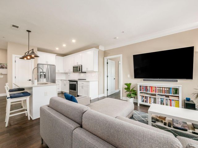 1670 E Broad Street, 309, Columbus, OH 43203