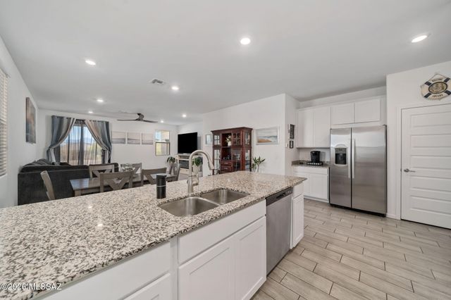 757 W Calle El Teclado, Sahuarita, AZ 85629