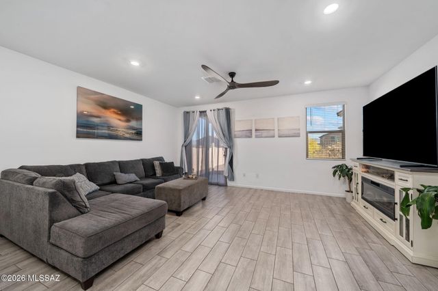 757 W Calle El Teclado, Sahuarita, AZ 85629