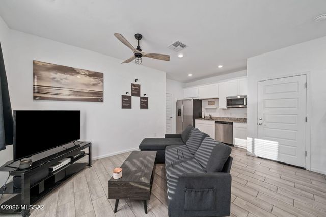 757 W Calle El Teclado, Sahuarita, AZ 85629