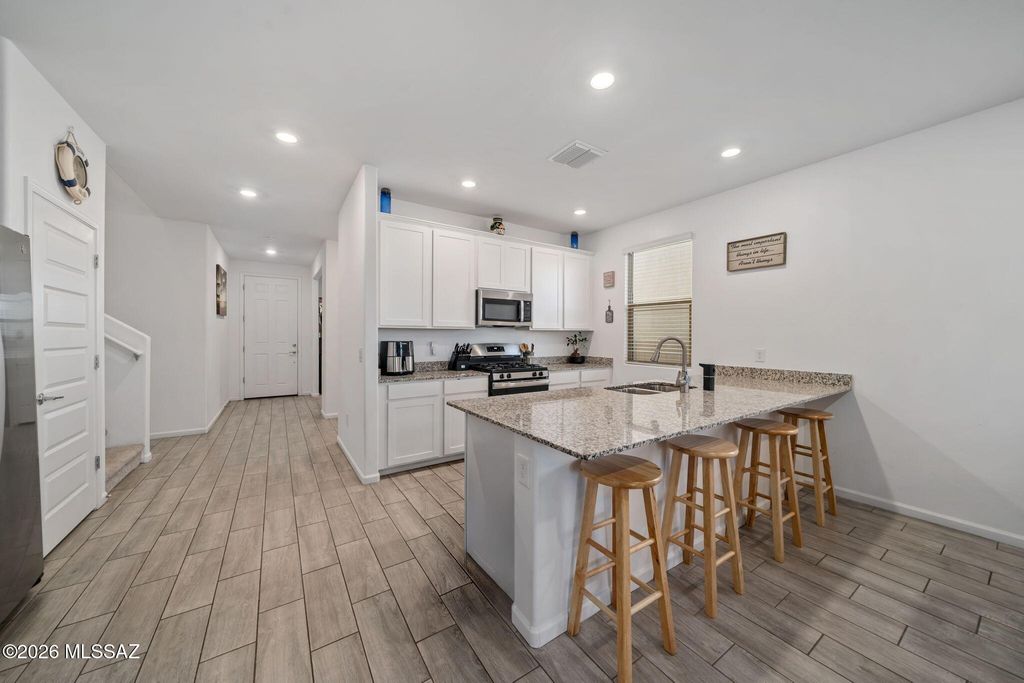 757 W Calle El Teclado, Sahuarita, AZ 85629