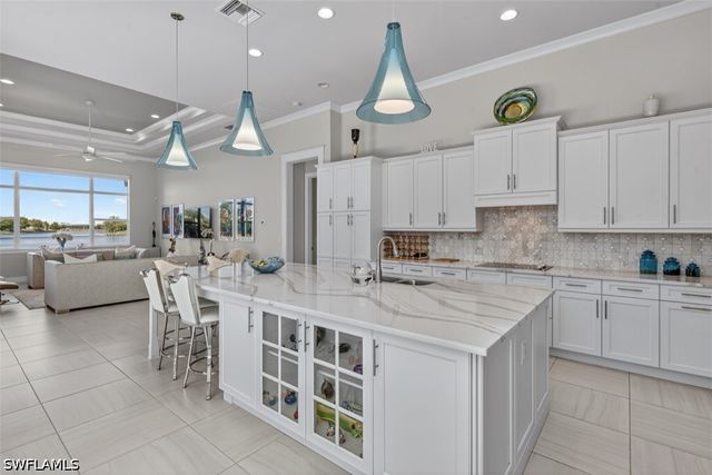 6387 Warwick AVE, Naples, FL 34113