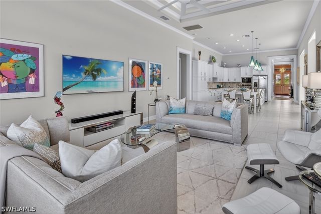 6387 Warwick AVE, Naples, FL 34113
