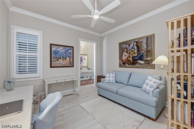 6387 Warwick AVE, Naples, FL 34113