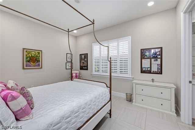 6387 Warwick AVE, Naples, FL 34113