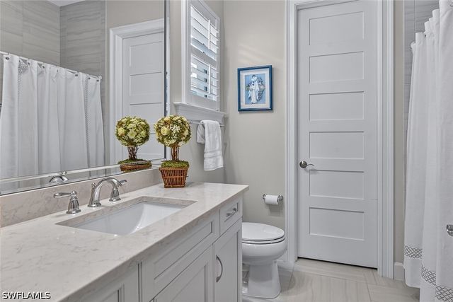6387 Warwick AVE, Naples, FL 34113