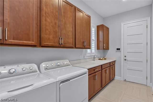 6387 Warwick AVE, Naples, FL 34113