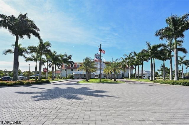 6387 Warwick AVE, Naples, FL 34113