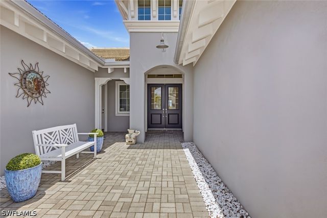 6387 Warwick AVE, Naples, FL 34113
