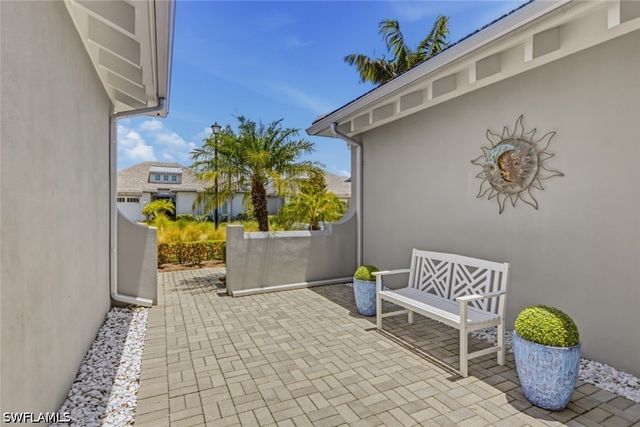 6387 Warwick AVE, Naples, FL 34113