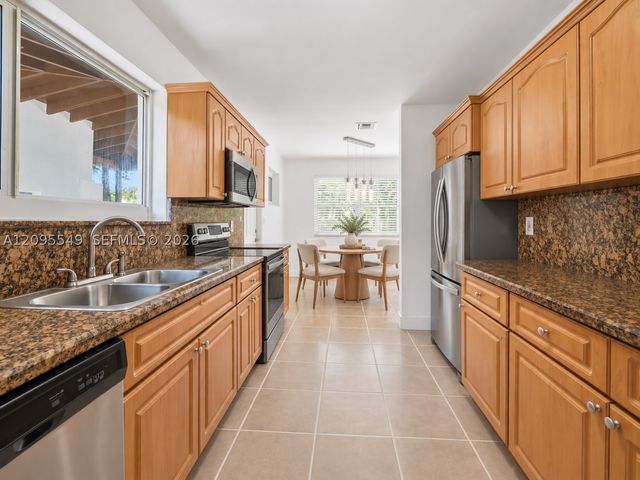 940 NE 85th St, Miami, FL 33138