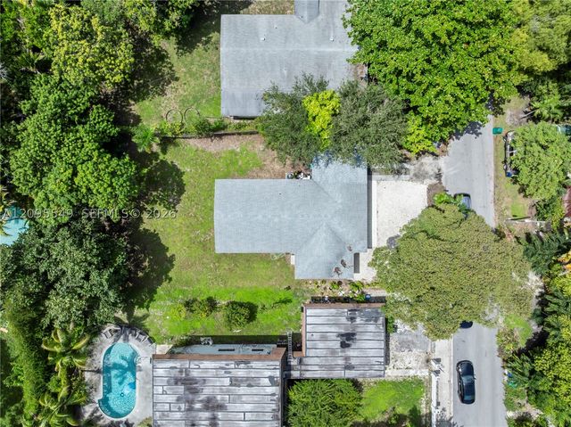 940 NE 85th St, Miami, FL 33138