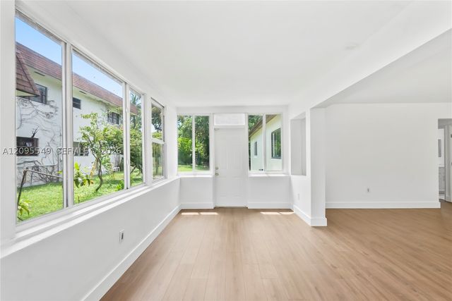 940 NE 85th St, Miami, FL 33138