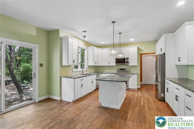 111 Manor Drive, Montgomery Twp, PA 19446