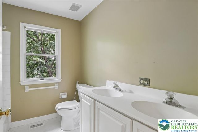 111 Manor Drive, Montgomery Twp, PA 19446