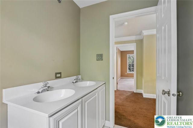 111 Manor Drive, Montgomery Twp, PA 19446