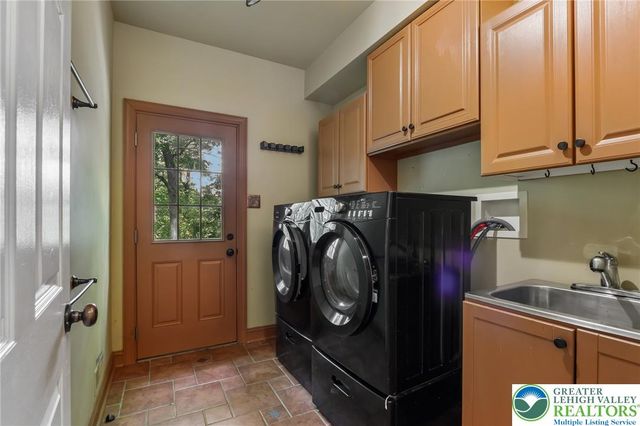 111 Manor Drive, Montgomery Twp, PA 19446