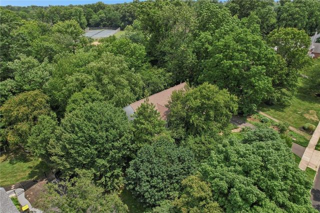 111 Manor Drive, Montgomery Twp, PA 19446