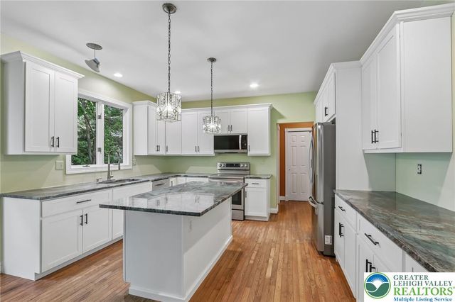 111 Manor Drive, Montgomery Twp, PA 19446