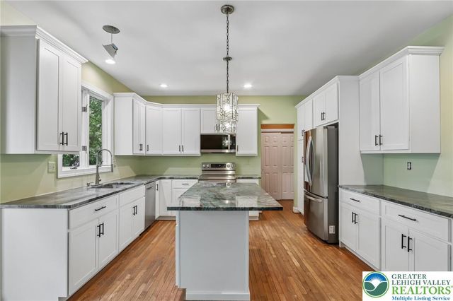 111 Manor Drive, Montgomery Twp, PA 19446