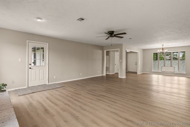 11971 Stonehedge Drive, Claremore, OK 74017