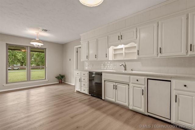 11971 Stonehedge Drive, Claremore, OK 74017