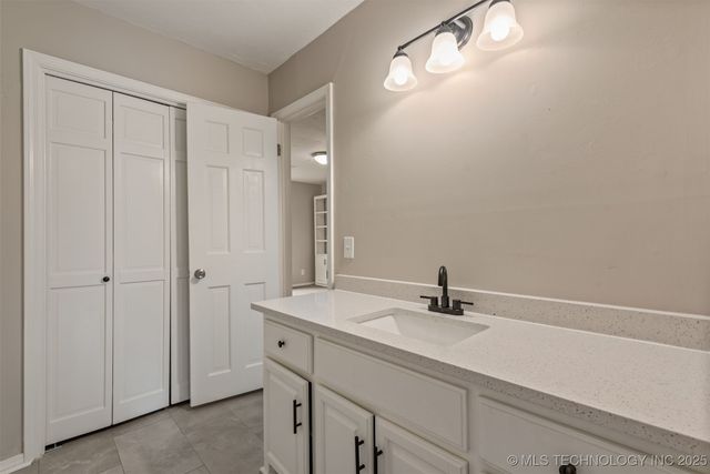 11971 Stonehedge Drive, Claremore, OK 74017