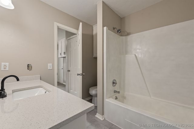 11971 Stonehedge Drive, Claremore, OK 74017