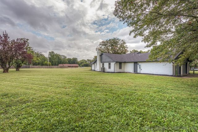 11971 Stonehedge Drive, Claremore, OK 74017