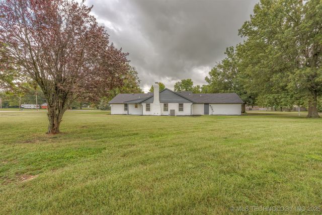 11971 Stonehedge Drive, Claremore, OK 74017