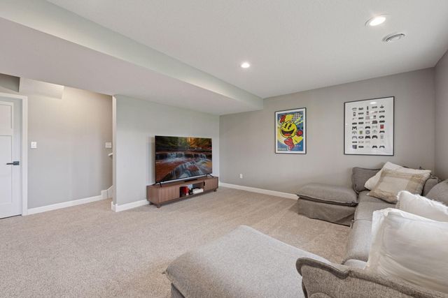 7136 Pearl Drive, Chanhassen, MN 55317