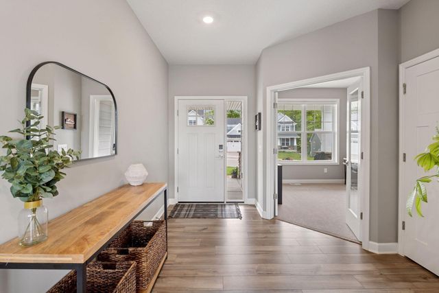 7136 Pearl Drive, Chanhassen, MN 55317