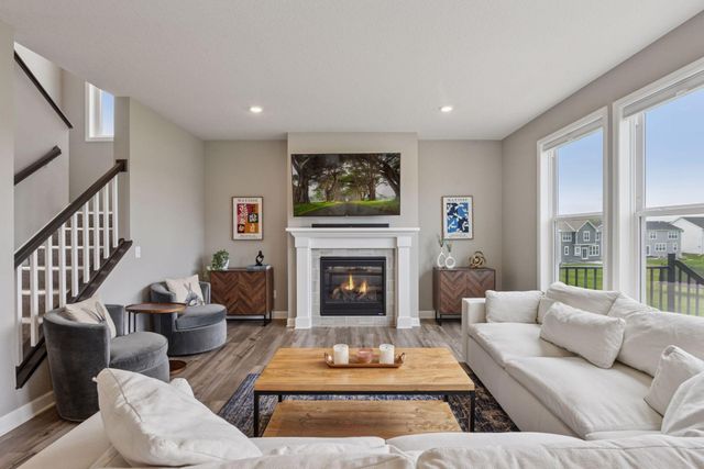 7136 Pearl Drive, Chanhassen, MN 55317