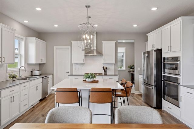 7136 Pearl Drive, Chanhassen, MN 55317