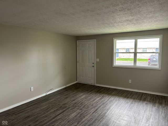 5-10, 15-26 Lee Drive, Martinsville, IN 46151